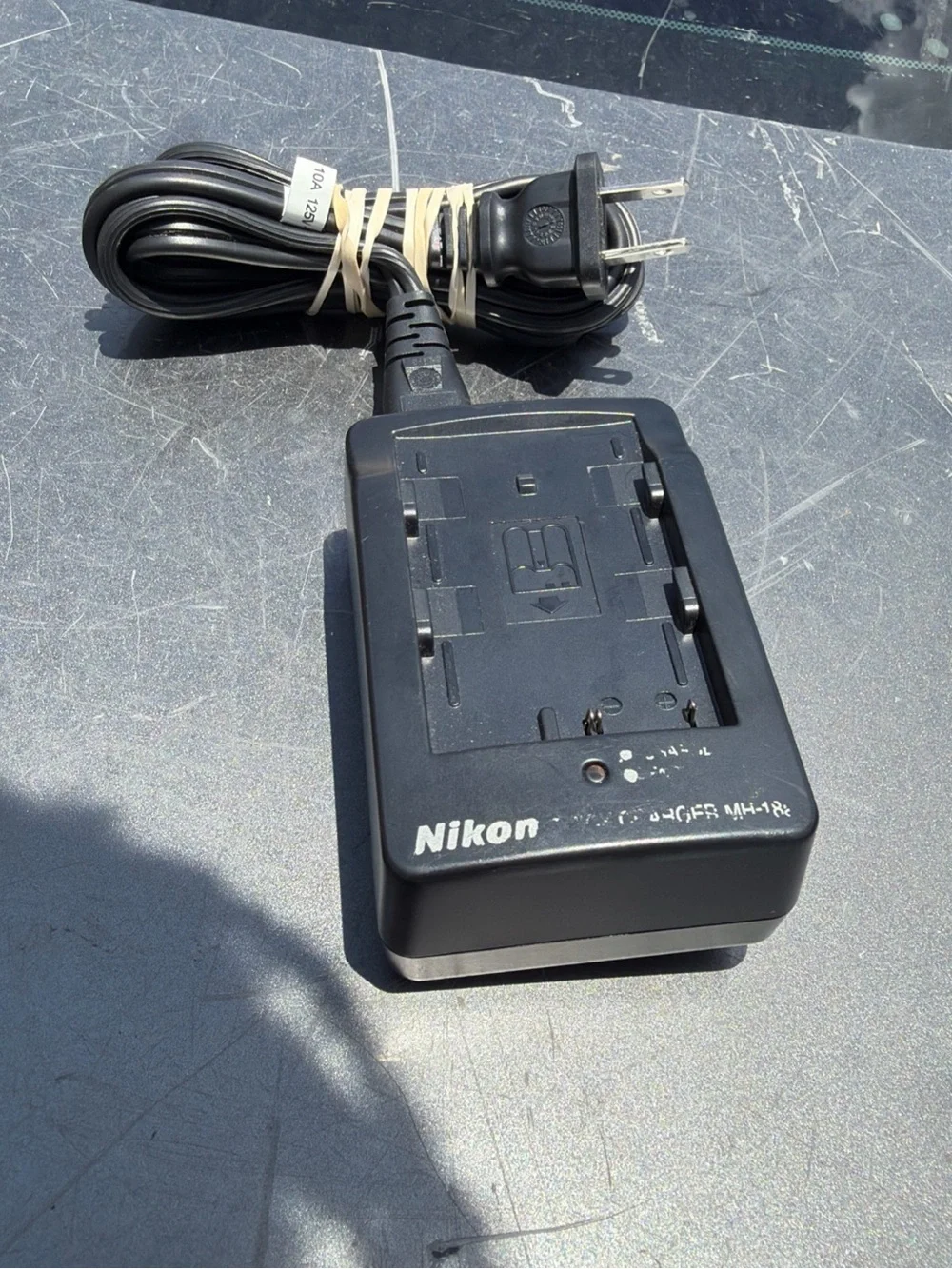 OEM Genuine Nikon MH-18a Quick Battery Charger for Nikon EN-EL3 EN-EL3A EN-EL3E